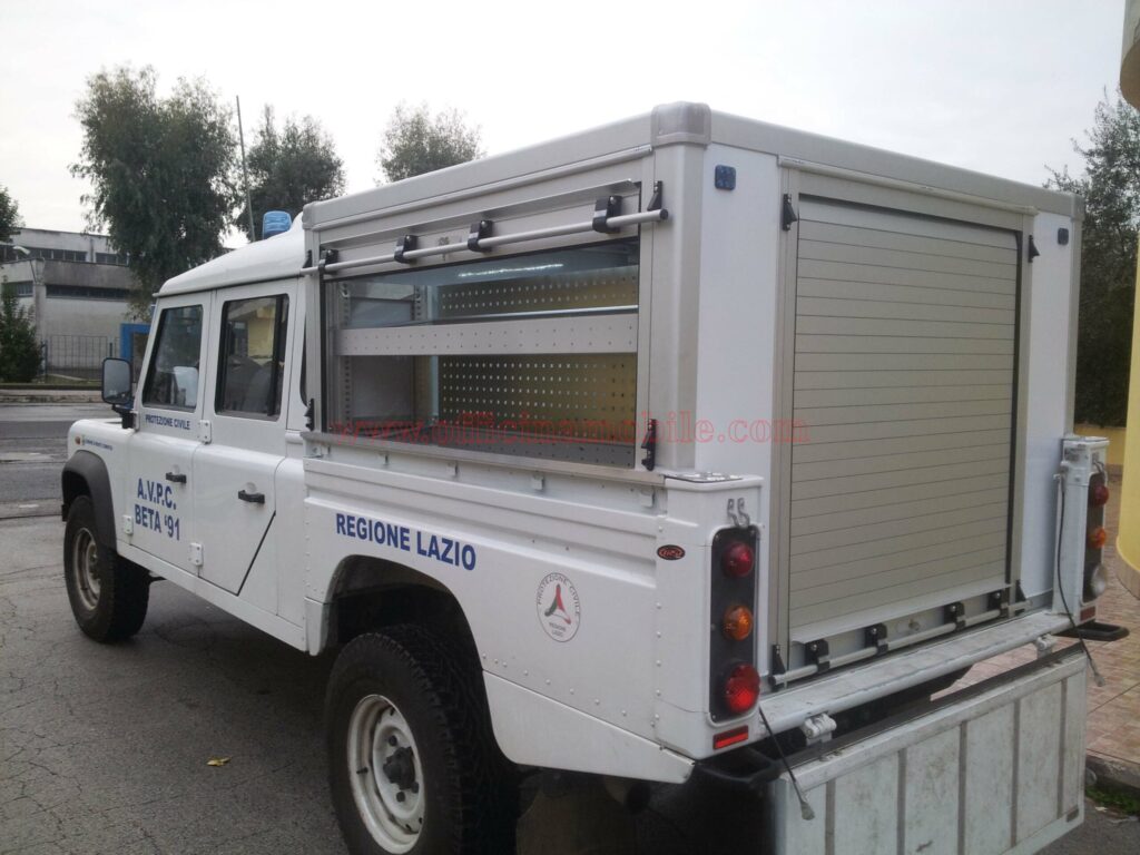 Soluzioni di allestimento per furgoni realizzato su Ford Custom con organizzazione interna del furgone per tecnici e operatori specializzati